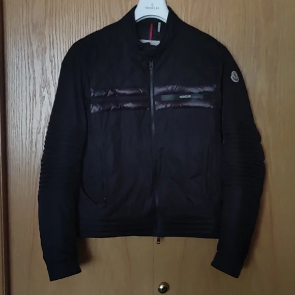 MONCLER Atiu Jacket - Picture 3 of 8